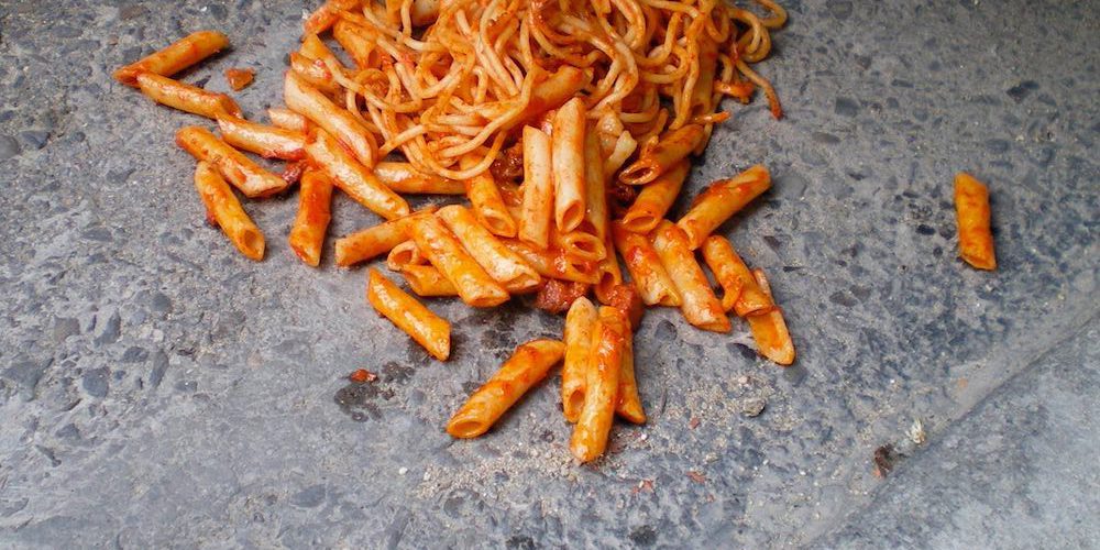 Macarrones en el asfalto