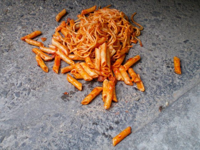 Macarrones en el asfalto